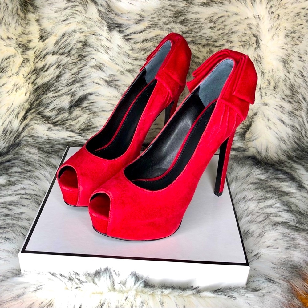 Guess Los Angeles Red Suede Heels